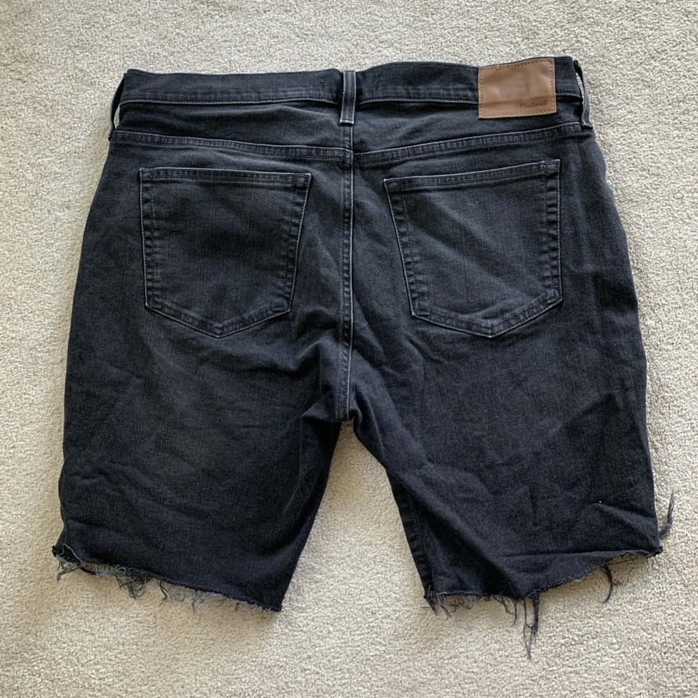 Madewell 9" Denim Shorts in Everton Wash Mens 36 Black Raw Hem Summer Outdoor - Picture 2 of 12